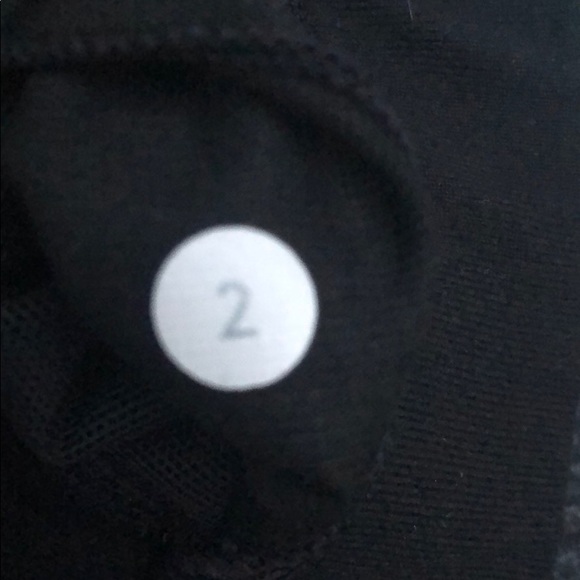 Lululemon size 2 Y Bra with pretty mesh - Picture 4 of 4